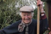 Evert in zijn tuin, rond zijn negentigste Evert in zijn tuin, rond zijn negentigste